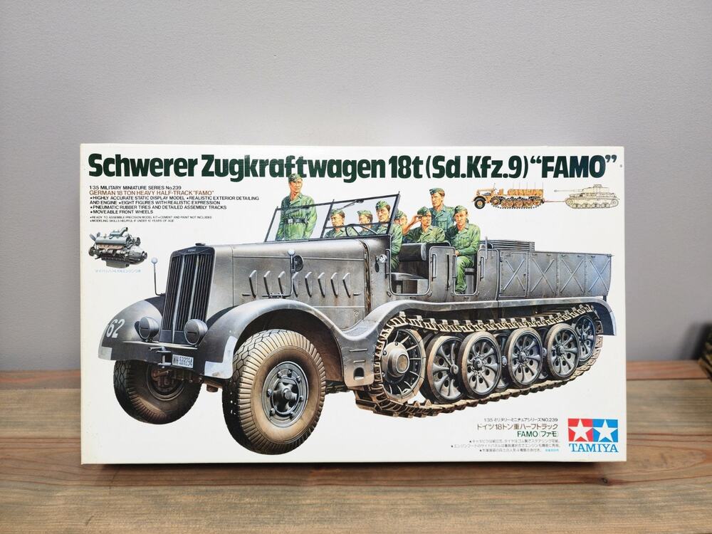 Tamiya 35239 1/35 GERMAN Schwerer Zugkraftwagen 18t(SdKfz 9) FAMO